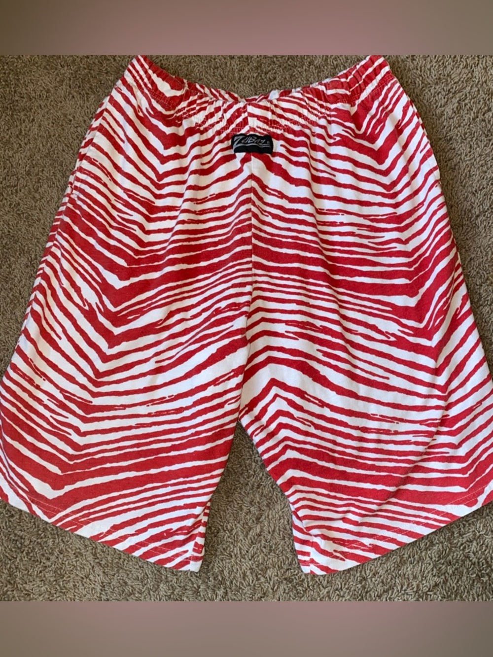 Vintage Zubaz Shorts Men's Size Medium Red and White Striped Bermuda Long